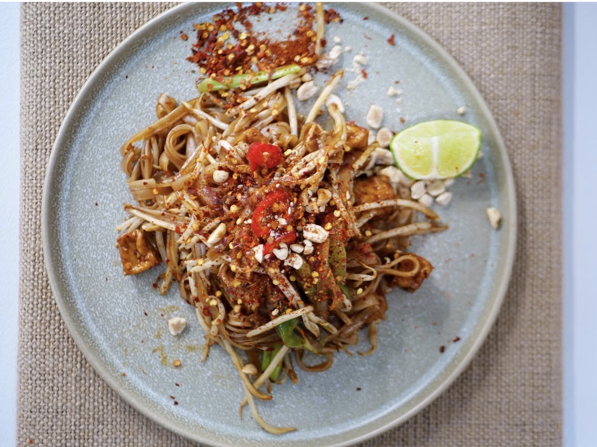 Pad Thai noodles with beansprouts, chilli, peanuts and lime